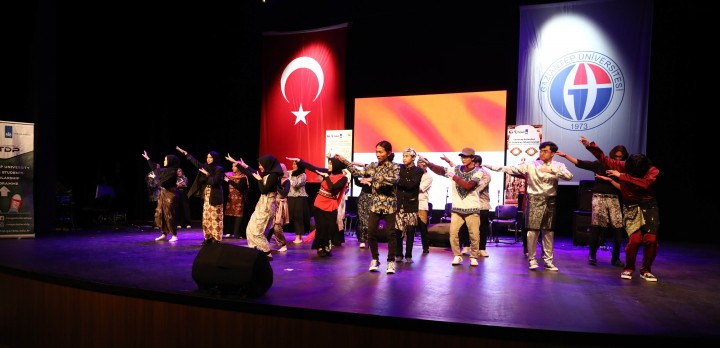 GAÜN’DE 5. ULUSLARARASI ÖĞRENCİ FESTİVALİ DÜZENLENDİ-5