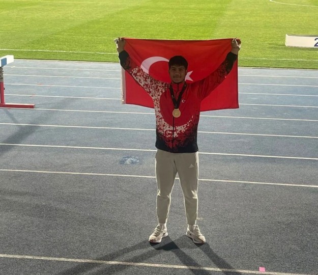 GAÜN’LÜ ÖĞRENCİ MİLLİ GURUR YAŞATTI