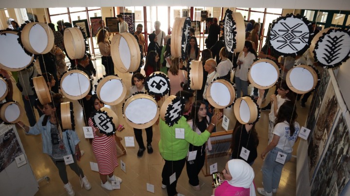 KARMA ÖĞRENCİ SERGİSİ SANATSEVERLERLE BULUŞTU-3