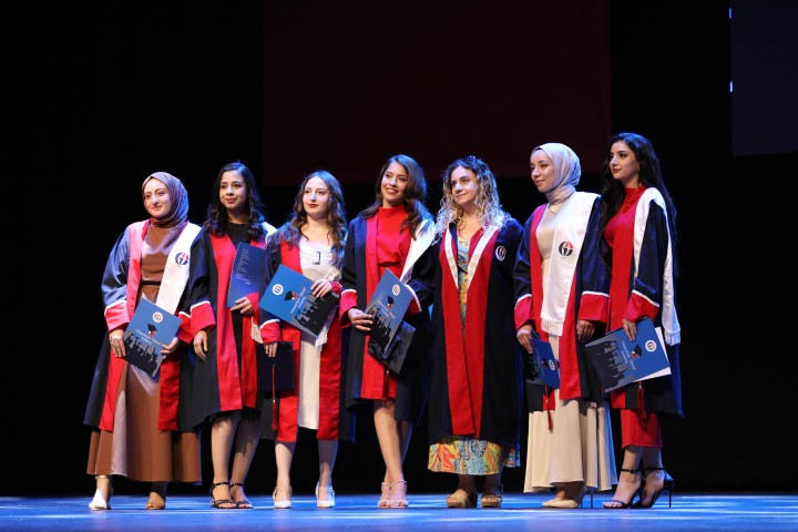 GAÜN NİZİP EĞİTİM FAKÜLTESİ ÖĞRENCİLERİNİN DİPLOMA SEVİNCİ-7