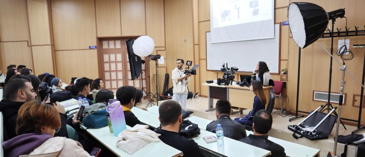 GAÜN-GÜZEL-SANATLAR-FAKÜLTESİ’NDE-VİDEOGRAFİ-VE-FOTOĞRAFÇILIK-ÜZERİNE-WORKSHOP-DÜZENLENDİ-2
