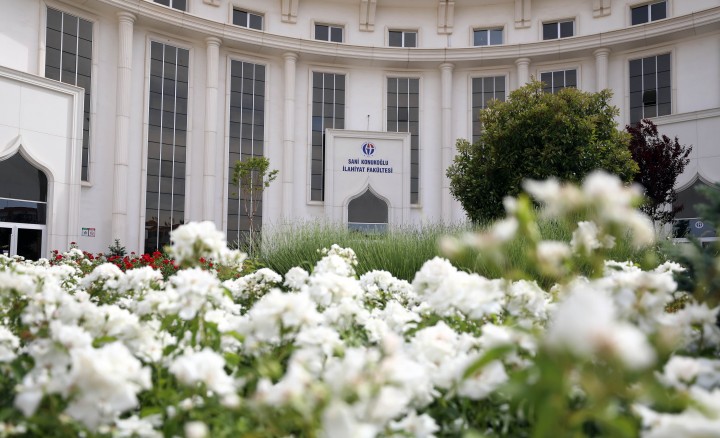 iLAHİYAT FAKÜLTESİ - (3)