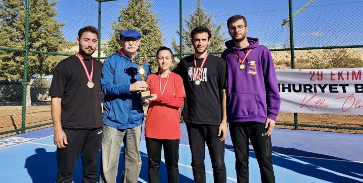 GAÜN’DE-DÜZENLENEN-TURNUVANIN-KAZANANLARI-BELLİ-OLDU-2