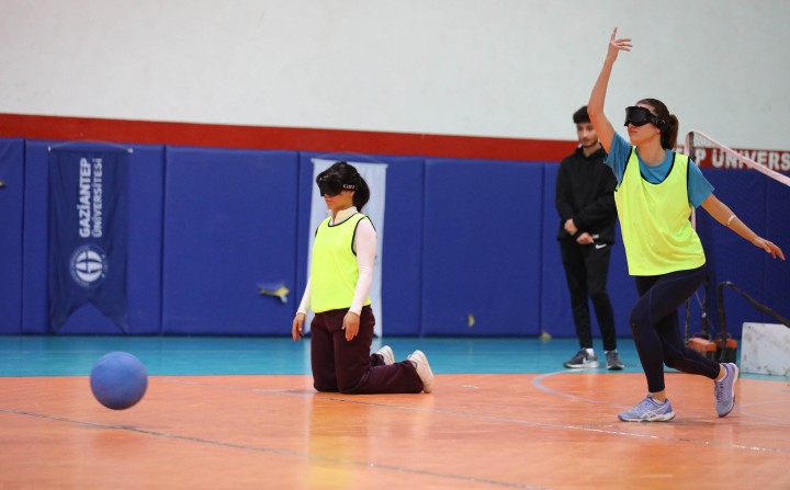 GAÜN’DE ENGELLERİ AŞAN GOALBALL MAÇI DÜZENLENDİ - (1)