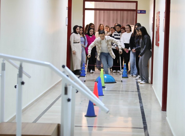 GAÜN’DE ENGELLİLER GÜNÜNDE EMPATİ ETKİNLİĞİ - (4)